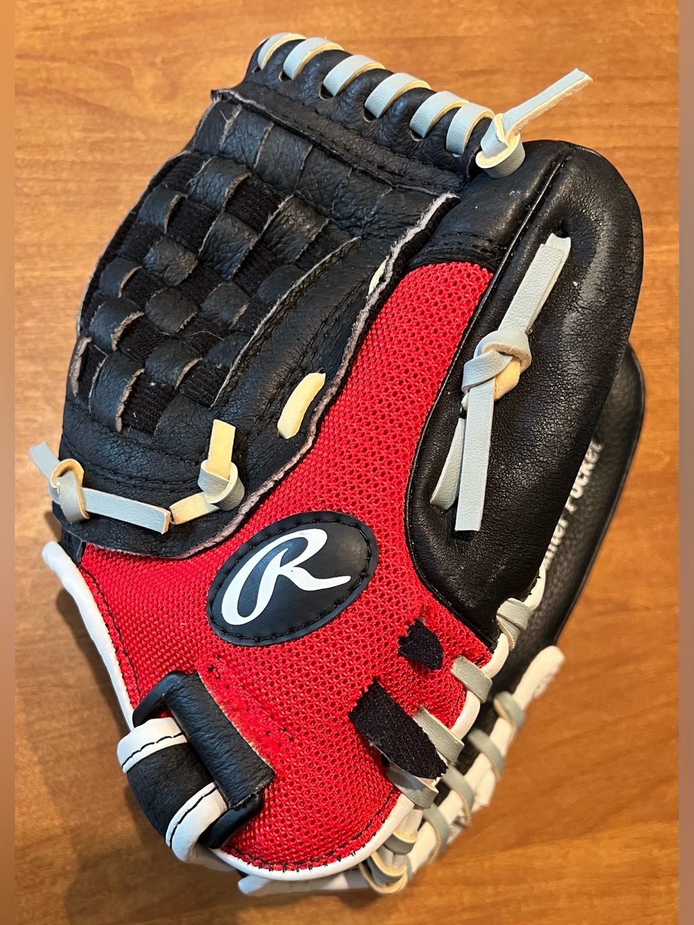 Rawlings Black, Red & Cream Youth Baseball Glove